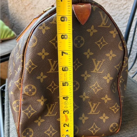 Louis Vuitton Monogram Speedy 40 - Picture 4 of 16